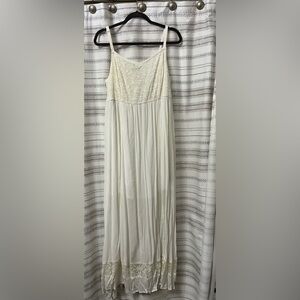 Torrid boho white maxi size 2